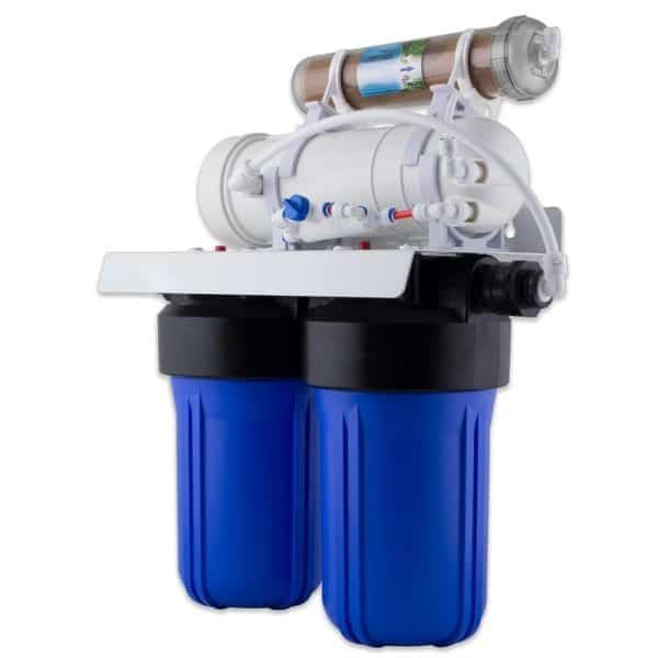 Filtration system for clean and safe drinking water, reverse osmosis water purifier with multi-stage filtration, high-quality water treatment device, ideal for home use.